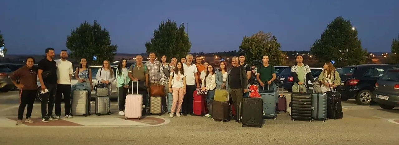 Ekvator öğrenci grubunun Moskova yolculuğunda birlikte çekildiği toplu fotoğraf